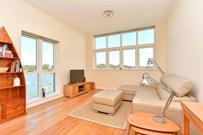 2 Bedroom Flat For Sale In Dunlin Drive, St Mary's Island, Chatham, Kent, ME4