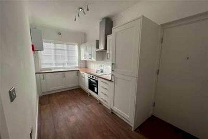 2 Bedroom Flat To Rent In South Woodford, E18