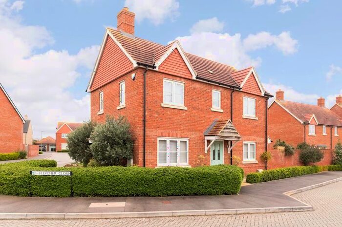 3 Bedroom Detached House For Sale In Fletcher Close, Steventon, Abingdon, OX13