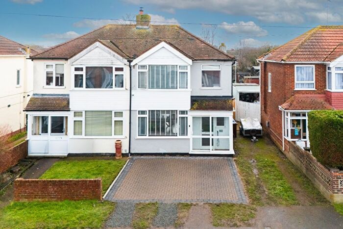 3 Bedroom Semi Detached House For Sale In Noreen Avenue, Minstea-On-Sea, Sheerness, ME12