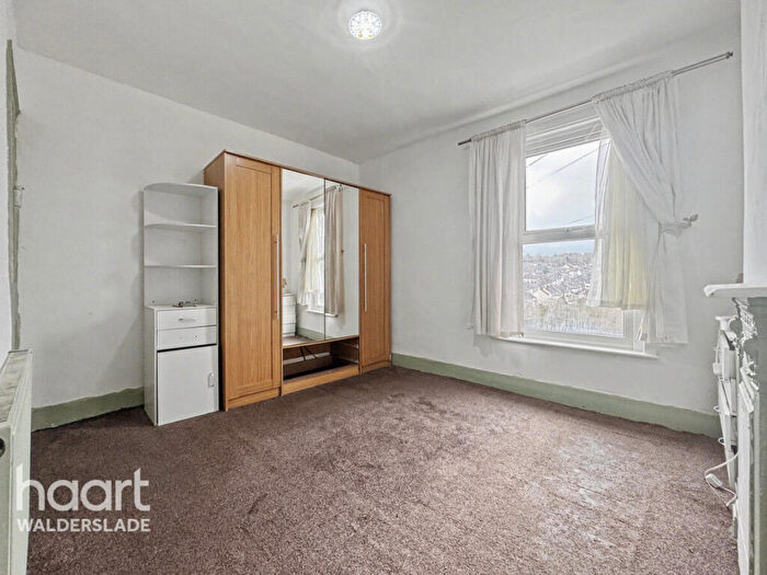 3 Bedroom Terraced House To Rent In Constitution Road, Chatham, ME5