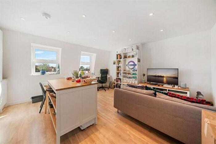 2 Bedroom Flat To Rent In , Fortune Green Road, West Hampstead, NW6