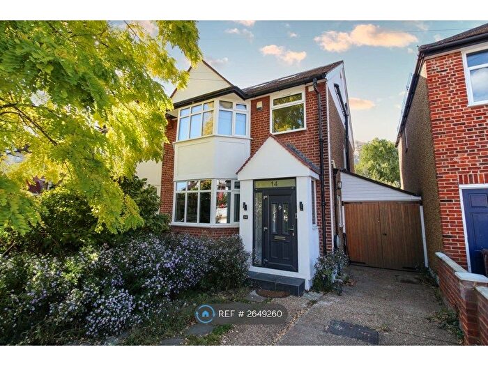 5 Bedroom Semi Detached House To Rent In Mossville Gardens, Morden, SM4