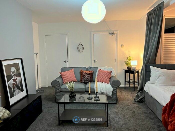 Studio To Rent In Argyle Square, Sunderland SR2