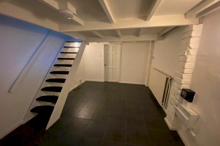 1 Bedroom Flat To Rent In Doveston Road, Sale, M33