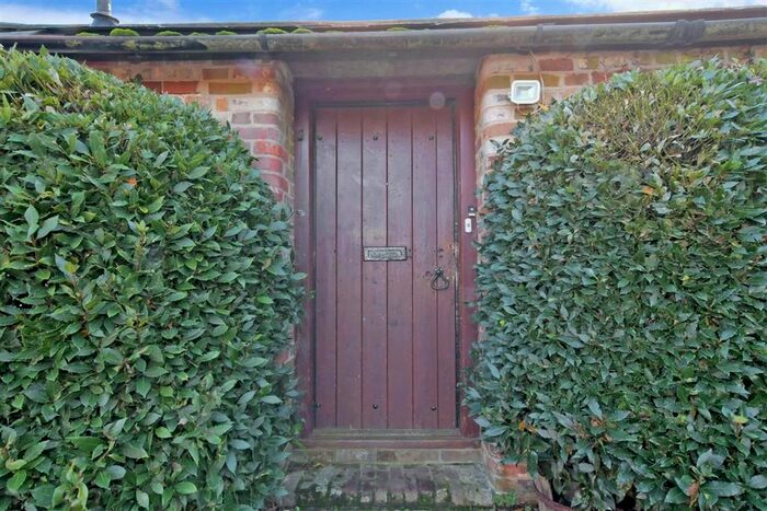 3 Bedroom Barn Conversion For Sale In Drayton, Chichester, West Sussex, PO20
