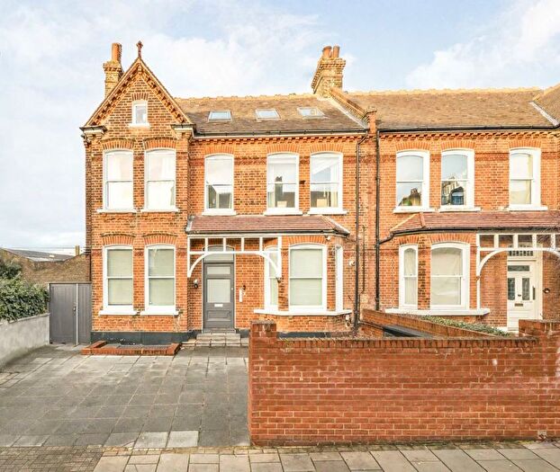 3 Bedroom Flat For Sale In Wavertree Road, Streatham, SW2