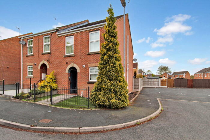 3 Bedroom Semi Detached House For Sale In Littlewalk Grove, Tunstall, ST6