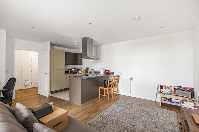 1 Bedroom Apartment To Rent In Equinox Square, Poplar, London, E14
