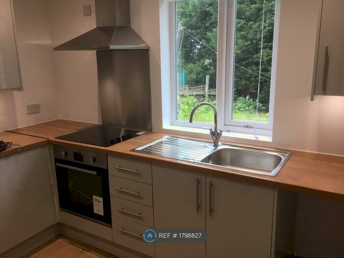 3 Bedroom Semi-Detached House To Rent In Clevedon Road, Bristol, BS40