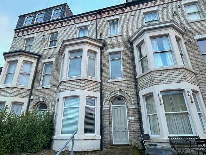 2 Bedroom Flat To Rent In Cromwell Terrace, Scarborough, YO11