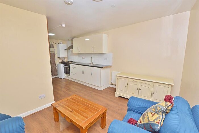 1 Bedroom Flat To Rent In Ashgrove Road, Ilford, IG3