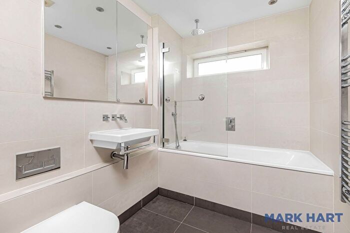 1 Bedroom Flat For Sale In Knoll Rise, Orpington, BR6