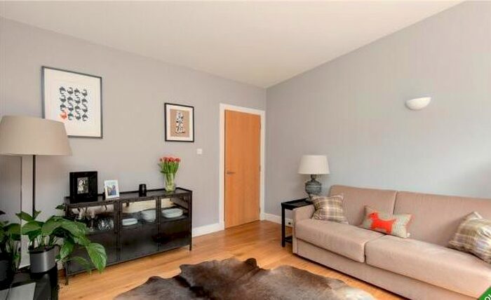 1 Bedroom Flat To Rent In , Patriothall, Edinburgh, EH3