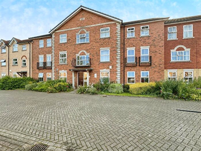 2 Bedroom Apartment For Sale In Ha'penny Bridge Way, Hull, HU9