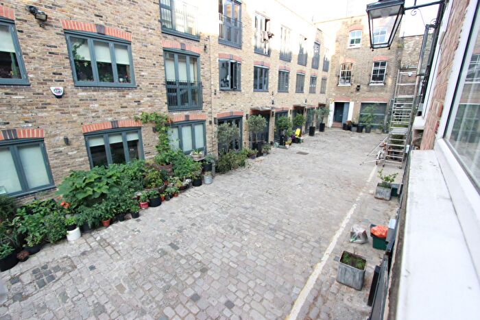 4 Bedroom Flat To Rent In Cleveland Street, London, W1T
