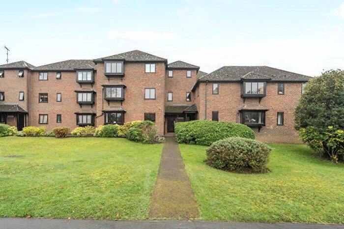 2 Bedroom Apartment To Rent In Twycross Road, GU7