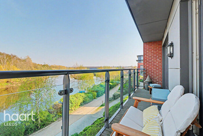 2 Bedroom Apartment For Sale In Aire Quay, Leeds, LS10