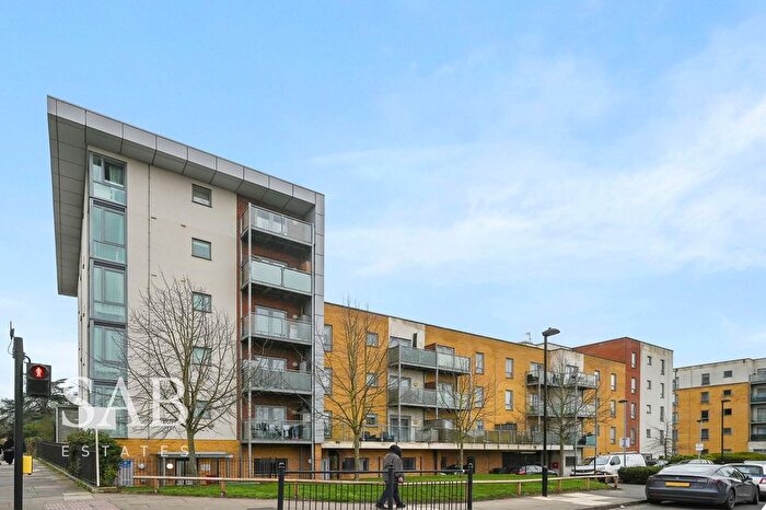 2 Bedroom Flat For Sale In Taywood Road, Northolt, UB5
