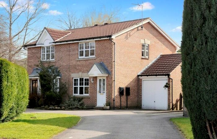 4 Bedroom Semi-Detached House To Rent In Speedwell Glade, Harrogate, HG3