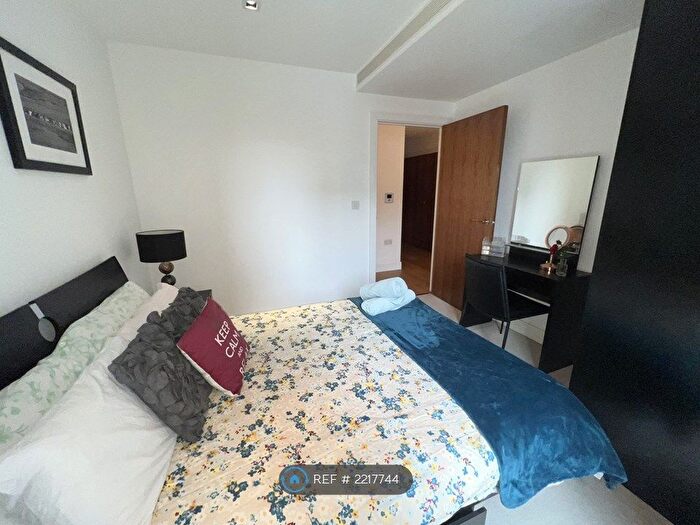 2 Bedroom Flat To Rent In Kew Bridge Road, Brentford, TW8