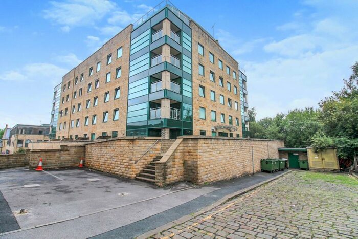 2 Bedroom Apartment To Rent In Stone Gate House, Bradford, BD1