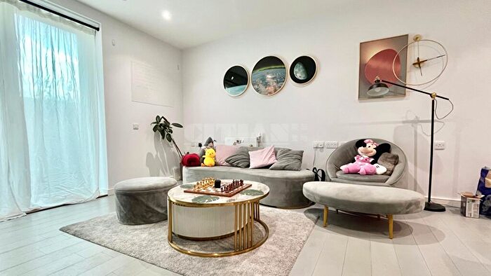 1 Bedroom Apartment For Sale In Prospect Row, London, E15