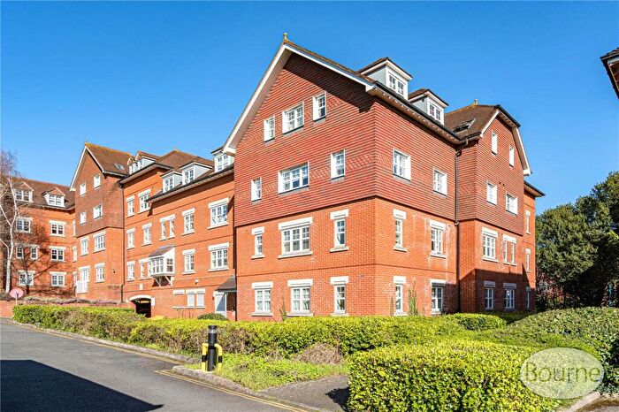 2 Bedroom Apartment For Sale In Heathside Road, Woking, Surrey, GU22