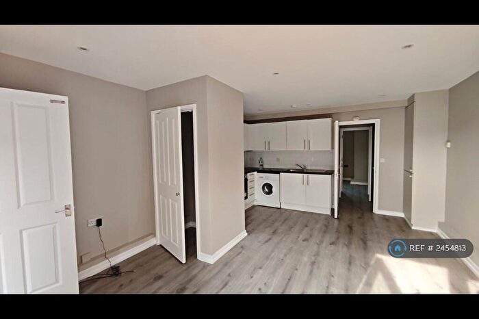 1 Bedroom Flat To Rent In Daleview House, London, SE18