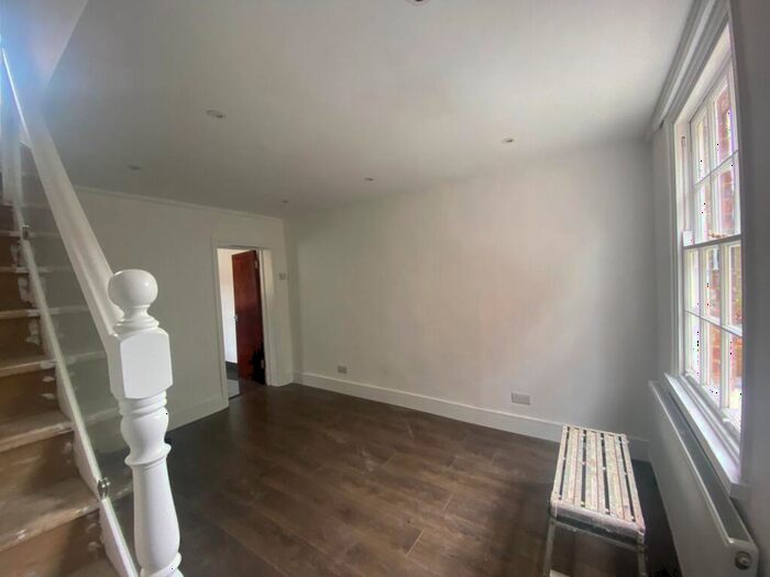 2 Bedroom House To Rent In Franklin Cottages, Stanmore, HA7
