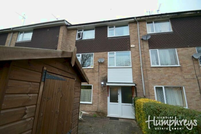 5 Bedroom House To Rent In Comet Road, AL10