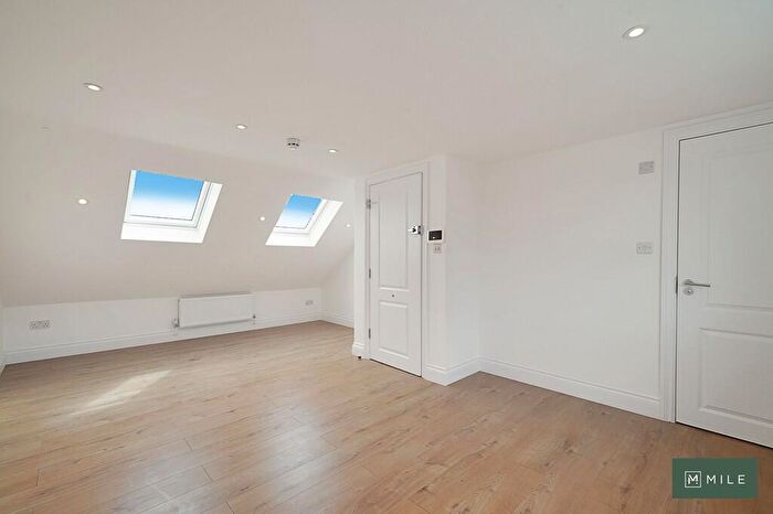Studio To Rent In Coles Green Road, London, NW2