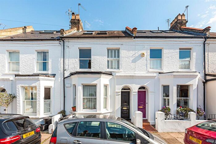 2 Bedroom Flat For Sale In St. Hildas Road, Barnes, London, SW13