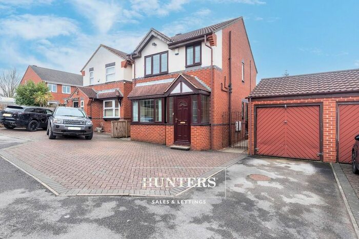 3 Bedroom Detached House To Rent In Burnshaw Mews, Leeds, LS10