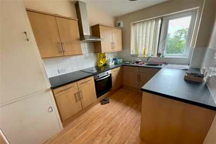2 Bedroom Flat To Rent In Fairfield Court, Victoria Park, M14