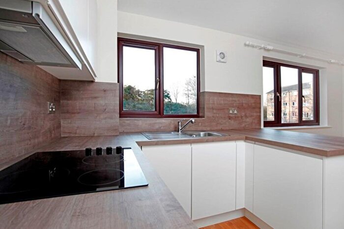 1 Bedroom Flat To Rent In Francis Court Myers Lane, Off Mercury Road, SE14