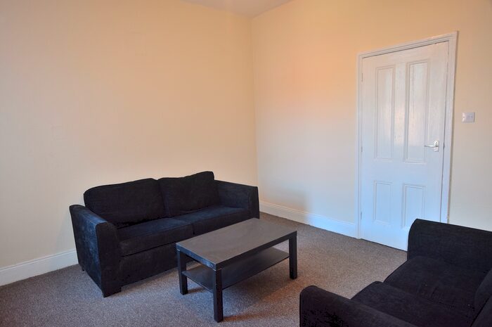 3 Bedroom Flat To Rent In Wingrove Avenue, Fenham, Fenham, Tyne And Wear, NE4