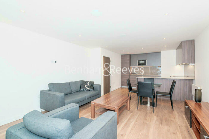 2 Bedroom Apartment To Rent In Beaufort Square, Colindale, NW9