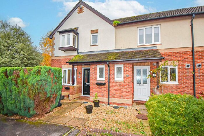 3 Bedroom End Of Terrace House To Rent In Wyvern Close, Devizes, Wiltshire, SN10