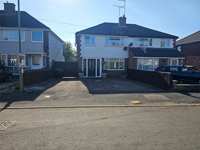 3 Bedroom Semi-Detached House For Sale In Manor Road, Banbury, United Kingdom, OX16