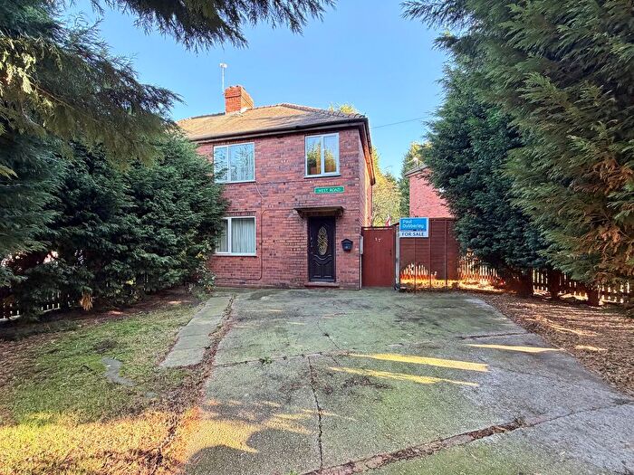 4 Bedroom Semi Detached House For Sale In West Road, Tipton, DY4