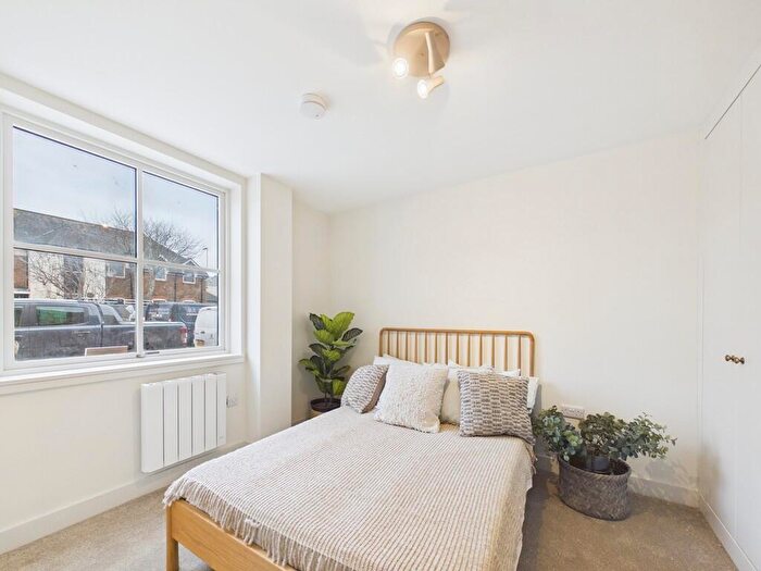 1 Bedroom Flat To Rent In High Street, Worthing, BN11