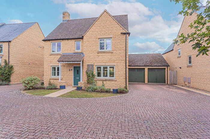 4 Bedroom Detached House For Sale In Andrews Close, Tetbury, GL8