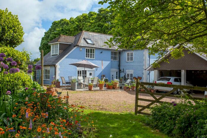 4 Bedroom Detached House For Sale In Stowting Common, Ashford, TN25