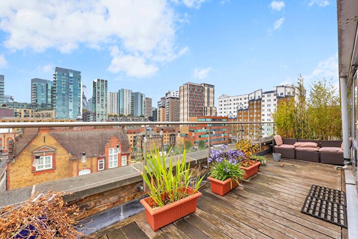 2 Bedroom Flat To Rent In Henriques Street, London, E1