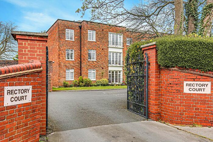 2 Bedroom Flat To Rent In Rectory Court, Sanderstead, CR2
