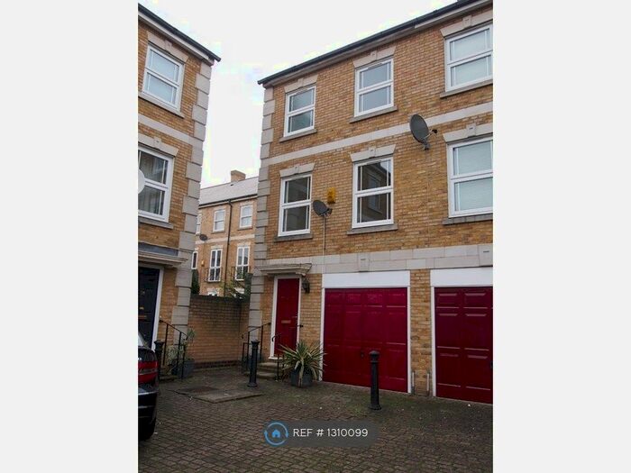 3 Bedroom End Of Terrace House To Rent In Brunel Road, London SE16