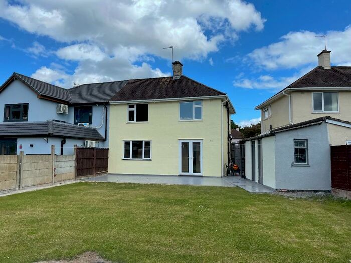 3 Bedroom Semi-Detached House To Rent In Gilliver Road, Solihull, West Midlands, B90