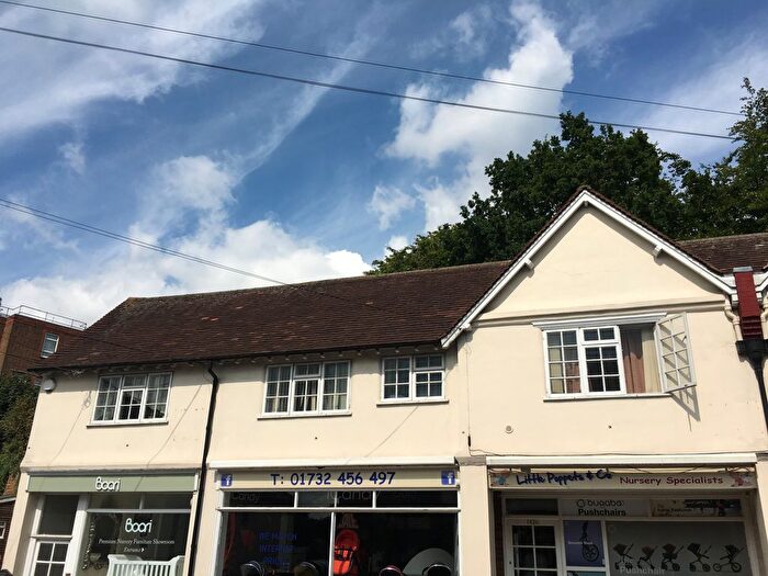 2 Bedroom Flat To Rent In St. Johns Hill, Sevenoaks, TN13