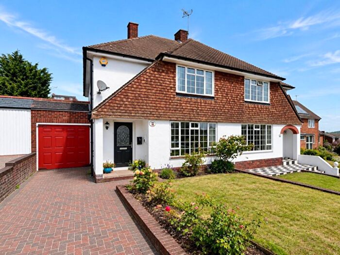 3 Bedroom Semi Detached House For Sale In Hurst Road, Bexley, DA5